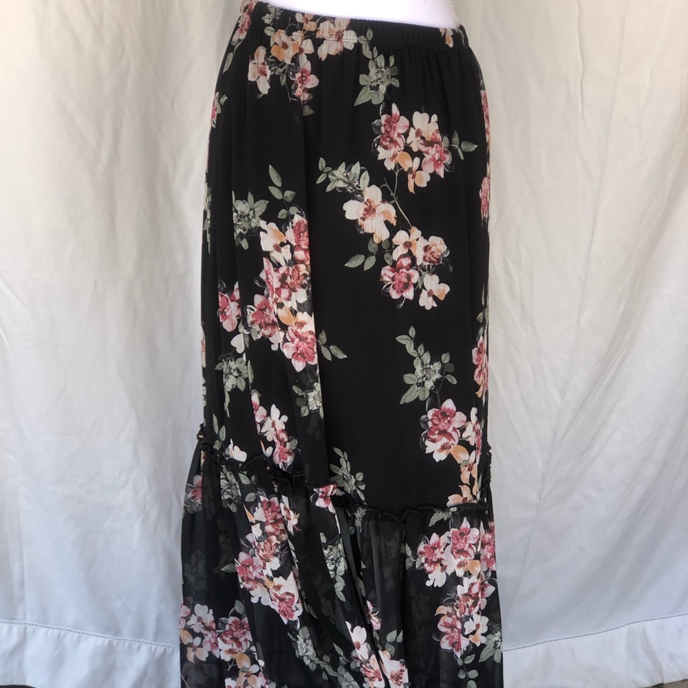 Bobeau Maxi skirt- Sz M